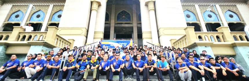 Gabungan instansi vertikal Kemenkeu Satu Aceh Zona III menyelenggarakan kegiatan sosial "Kemenkeu Peduli" di Islamic Center Kota Lhokseumawe, Jum'at (18/10).