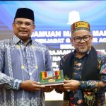 Pj Gubernur Aceh Safrizal ZA menjamu makan malam delegasi Kerajaan Negeri Pulau Pinang YB Dato’ Haji Rashida Bin Haji Zainol, Exco Perdagangan, Pembangunan Keusahawanan dan Luar Bandar dan rombongan dari Pulau Pinang, Malaysia, di Restoran Pendopo Gubernur Aceh, Rabu malam (23/10). (Foto: Biro Adpim Setda Aceh)
