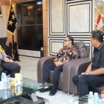 Kapolda Aceh Irjen Pol Achmad Kartiko menerima audiensi Pj Bupati Aceh Tenggara Taufik, di ruang kerjanya, Rabu, 30 Oktober 2024.