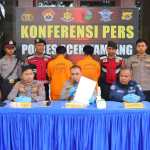 Dua pelaku pembakaran ekskavator di lokasi Peremajaan Sawit Rakyat (PSR) di Aceh Tamiang ditangkap, yakni MM dan AS. (Foto: Dok. Polres Aceh Tamiang)
