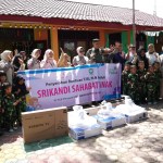 PLN Aceh bekerja sama dengan Kodim 0101/KBA menyerahkan bantuan alat multimedia kepada TK Yayasan Kartika Jaya yang berlokasi di Jalan Fatahillah Geuceu Iniem Banda Aceh, Rabu (13/11)