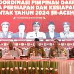 Pj Gubernur Aceh Safrizal ZA bersama Pangdam IM, Kapolda dan Kajati Aceh menghadiri rapat koordinasi pimpinan daerah dalam rangka persiapan dan kesiapan Pilkada Serentak 2024 Se-Aceh di Hotel The Pade Aceh Besar, Kamis (21/11). (Foto: For Infoaceh.net)