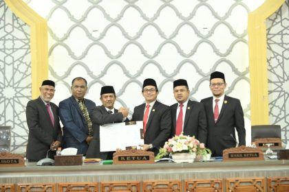 Rancangan Qanun APBK Banda Aceh Tahun 2025 telah disahkan pada Kamis malam, 21 November 2024 dalam rapat paripurna di gedung DPRK setempat. (Foto: For Infoaceh.net)