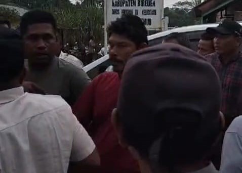 Seorang terduga pelaku politik uang (money politic) ditangkap warga di Desa Alue Dua, Kecamatan Makmur, Kabupaten Bireuen, Aceh, Senin sore (25/11).