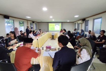 Sebanyak 33 mahasiswa berbagai negara yang tergabung dalam ASEAN-Youth Japan Forum mengunjungi Baitul Mal Aceh untuk mempelajari pengelolaan zakat di Baitul Mal Aceh, Rabu (4/12)