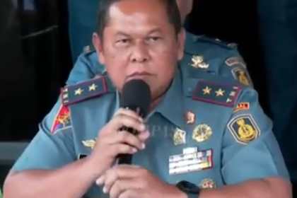 Danpuspomal Laksamana Muda TNI Samista dalam konferensi pers di Markas Koarmada RI, Jakarta Pusat, Senin (6/1)