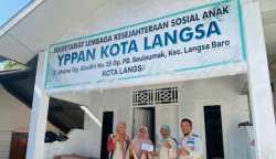PT PLN UP3 Langsa melalui Yayasan Baitul Mal (YBM) PLN UP3 Langsa menyerahkan bantuan kepada Yayasan Pembinaan Anak Yatim dan Piatu (YPPAN) Kota Langsa