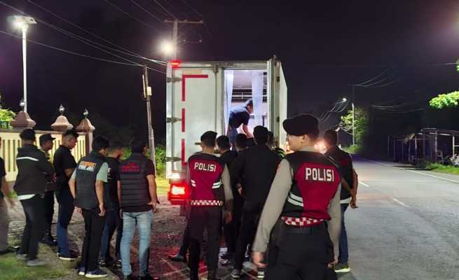 Polres Pidie Jaya bersama BKO Brimob Polda Aceh menggelar razia dan patroli pemberantasan aksi premanisme pada Kamis malam, 9 Mei 2025