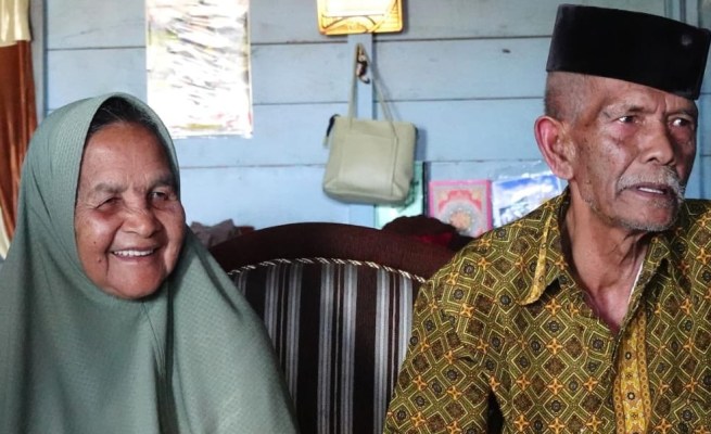 Muhammad Dahlan dan istrinya, Dahniar