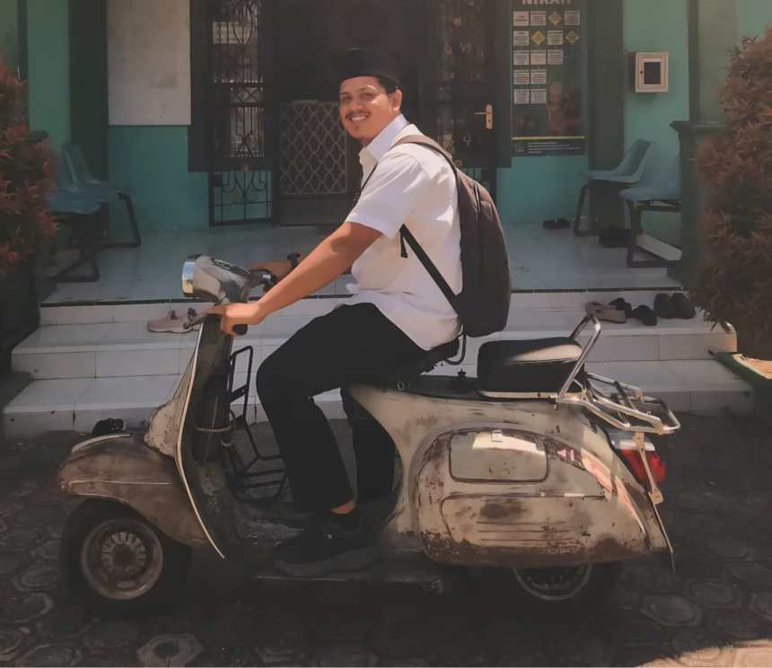 Sulaiman, Penyuluh Agama Islam Kota Banda Aceh, berdakwah di jalanan, membina anak punk dan komunitas vespa ekstrem dengan cinta