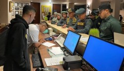 Tim gabungan Satpol PP-WH Aceh Besar, melakukan razia dan pengawasan terhadap pelaksanaan syariat Islam di sejumlah hotel dalam wilayah Aceh Besar, Sabtu malam (24/5/2025)