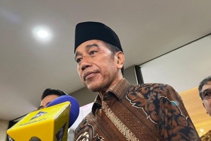 Ditanya Soal Budi Arie di Kasus Judol, Jokowi Pilih Bungkam: "Bahas Ijazah Aja, Ya