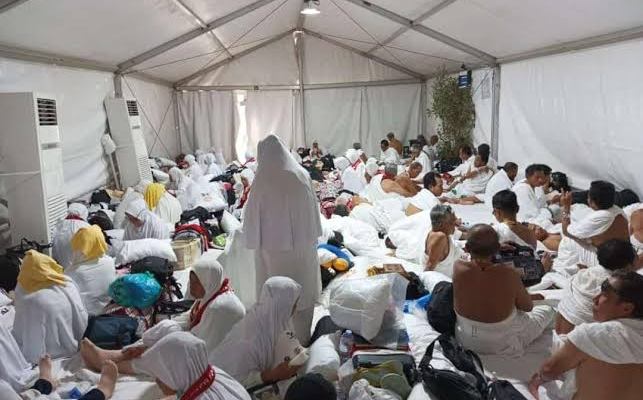 Terjadinya penelantaran 150 jamaah haji asal Aceh di Mina, Arab Saudi, menunjukkan buruknya sistem pengelolaan haji Indonesia
