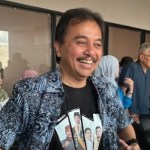 Publik Lebih Percaya Roy Suryo Cs Ketimbang Jokowi di Kasus Ijazah