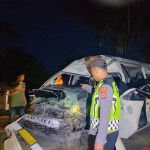 Kecelakaan tunggal terjadi di Jalan Medan-Banda Aceh, tepatnya di Gampong Sineubok Pidie, Kecamatan Peureulak, Aceh Timur, pada Jumat (18/7) pukul 04.30 WIB. (Foto: Dok. Satlantas Polres Aceh Timur)