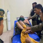 Tim Kalong Satpol PP-WH Banda Aceh berhasil membawa paksa dua ODGJ ke (RSJ) Aceh, Selasa dini hari (1/7). (Foto: Ist)