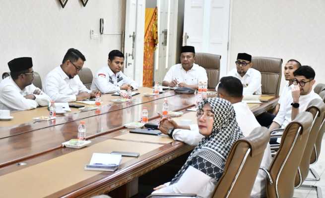 Wali Kota Illiza Sa’aduddin Djamal menggelar rapat kerja sama dengan Universitas Islam Indonesia (Yogyakarta)