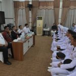 Wagub Aceh Fadhlullah didampingi sejumlah kepala SKPA memberikan arahan kepada Purna Praja IPDN angkatan XXXII di aula rumah dinas Wagub, Banda Aceh (15/8). (Foto: Ist)