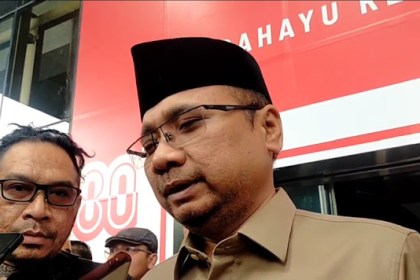 Mantan Menteri Agama, Yaqut Cholil Qoumas, usai menjalani pemeriksaan di Gedung KPK terkait dugaan korupsi kuota haji, Kamis (7/8/2025).