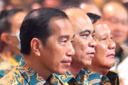 Para Loyalis Jokowi Mulai Rontok Dihempas Angin Politik