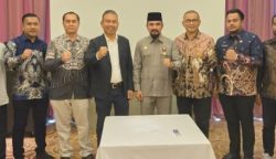 Bupati Aceh Timur, Iskandar Usman Al-Farlaky, menjajaki kerja sama dengan dua perguruan tinggi swasta ternama di Aceh, yakni Universitas Al Muslim dan Universitas Islam Aceh. (Foto: Ist)