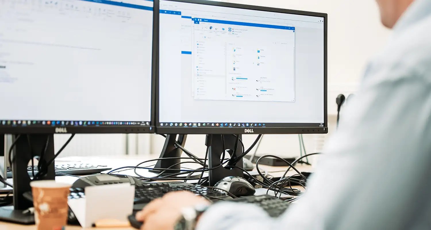 Remote Assistance Infodatek Group - Best Gradient Wallpapers in 4K