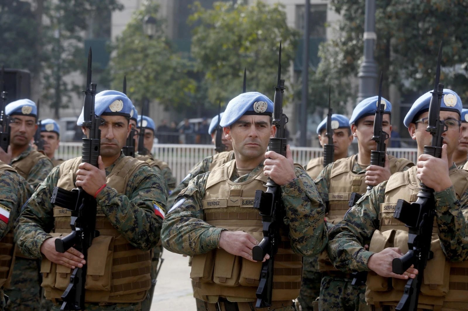 El Ejército De Chile Licita La Compra De 226 Chalecos Tácticos Con