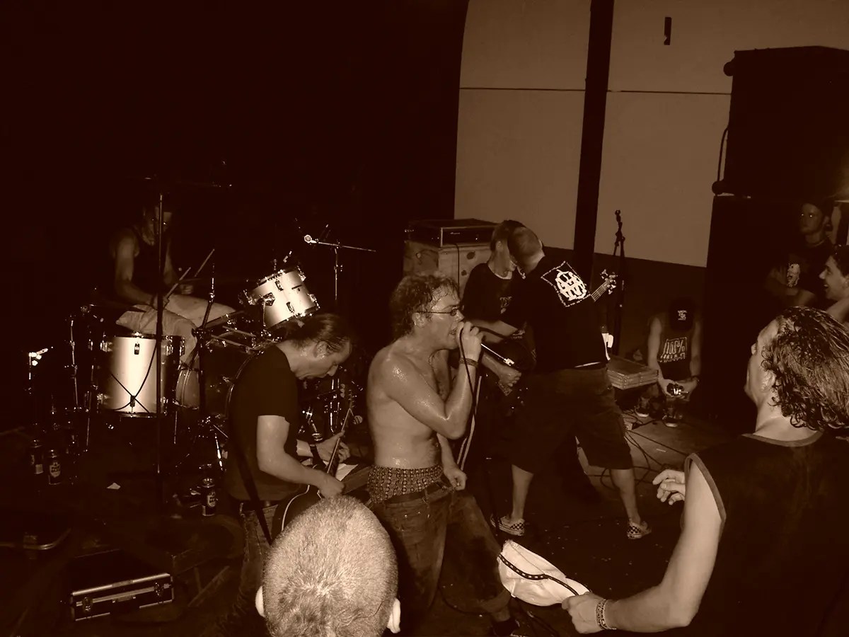 cockroach-trashfest-9-2005-photo-15-contributed-by-bram