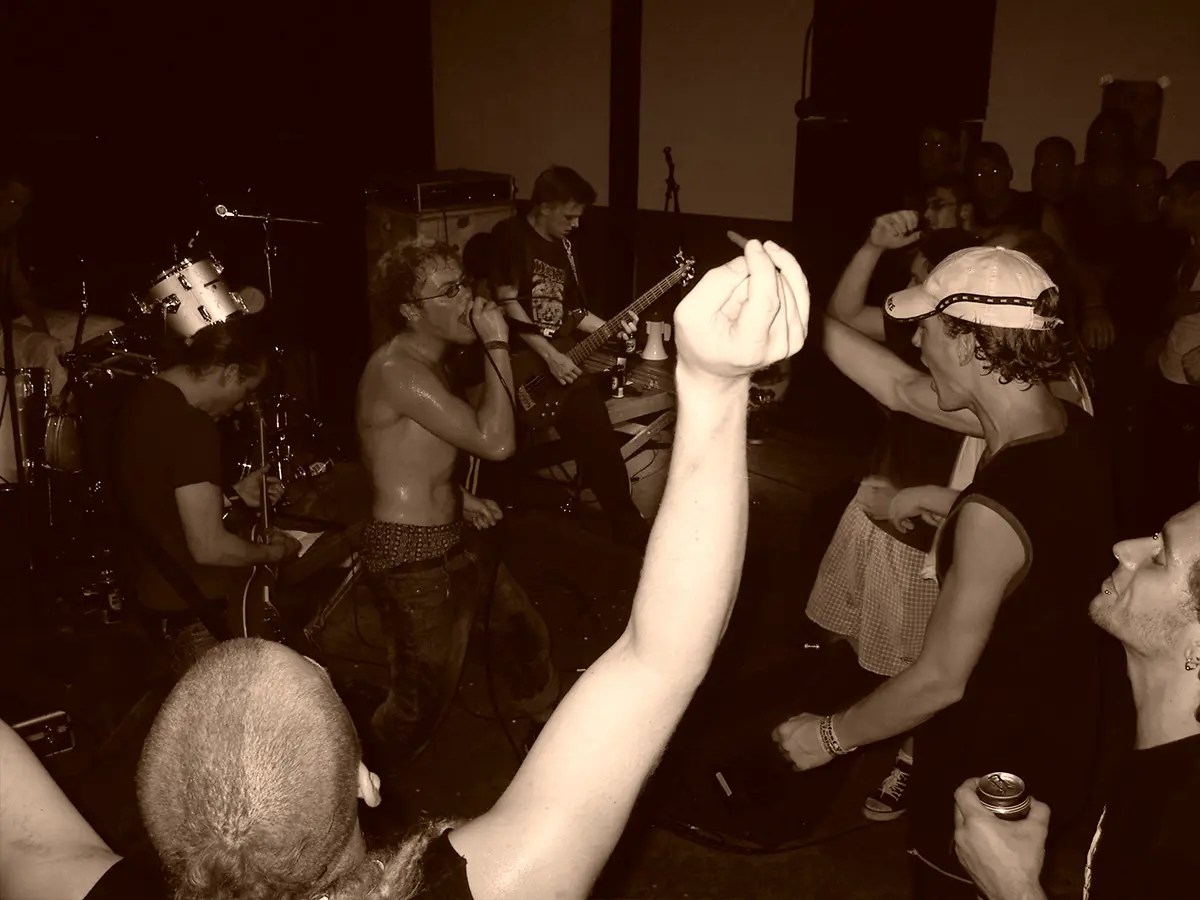 cockroach-trashfest-9-2005-photo-16-contributed-by-bram