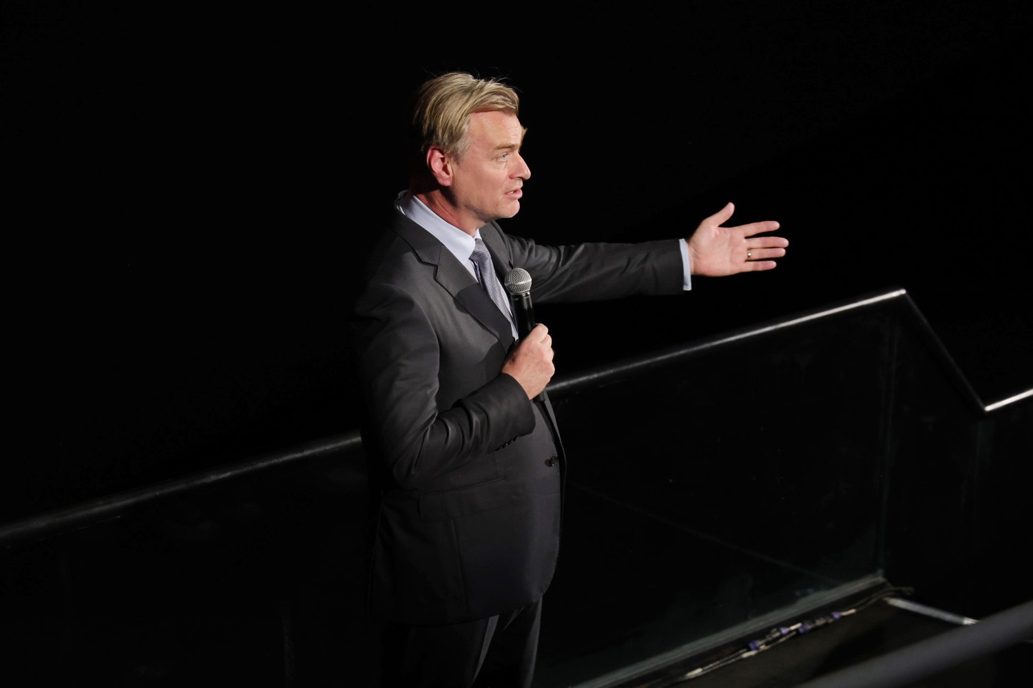 Christopher Nolan Hasn T Ruled Out Directing A James Bond Movie