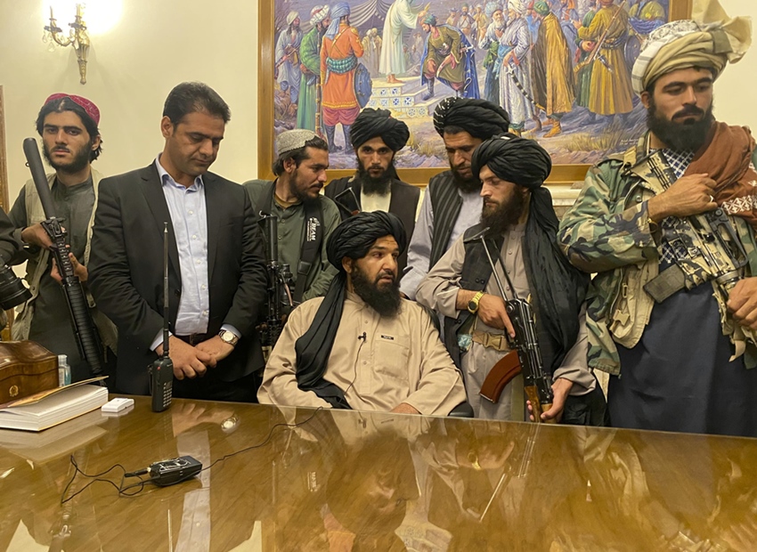 Taliban Bans Use Of Foreign Currency In Afghanistan