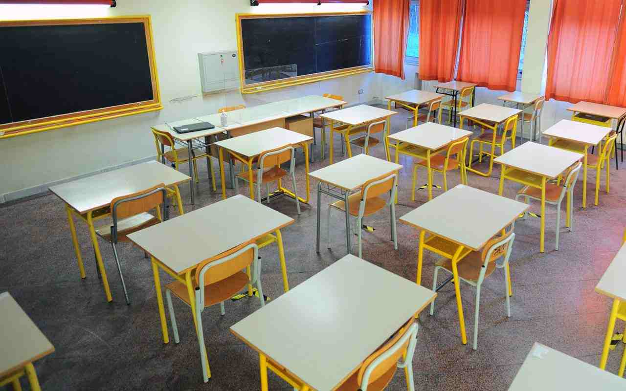 Prima di vedere cosa ha scelto ogni singola regione, concentriamoci su quelle che sono le date comuni a tutte le scuole in quanto riferiscono alle festività nazionali. Covid L Italia Cambia Colore Scuole Chiuse In Tre Regioni