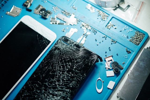 reparar tu teléfono sin salir de casa