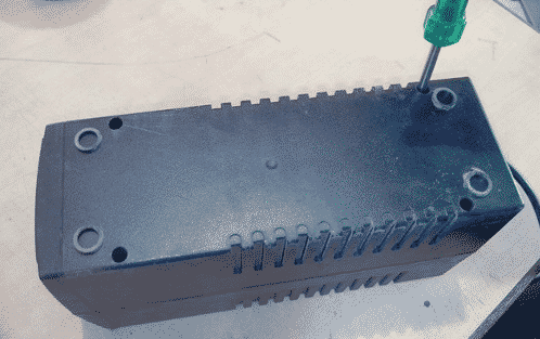 When it comes to replacing watch batteries, many people are afraid to tackle it by themselves, particularly if they think they don’t have the right tools for the job. How To Change Ups Battery Yourself Diy Steps