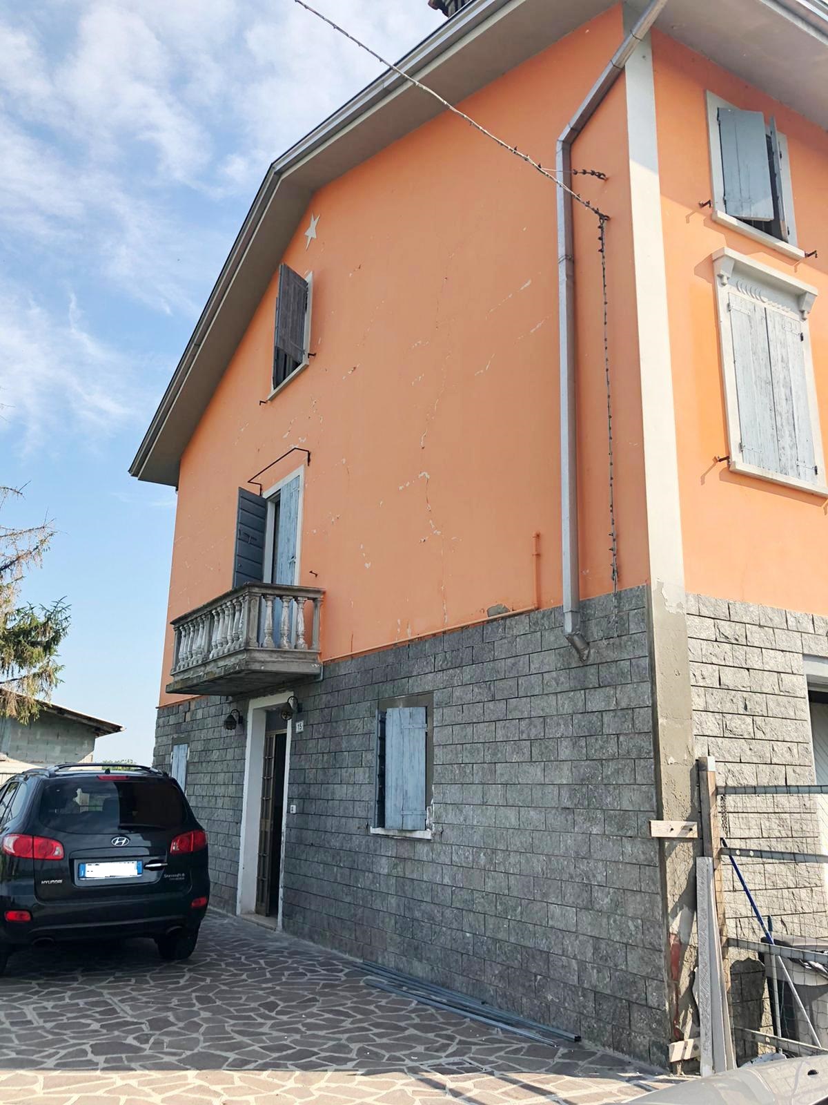 Porzione Di Casa Con Giardino Privato - Italiacase 1600_x_1200_jpg