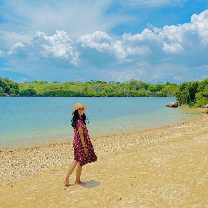 white sandy buleleng