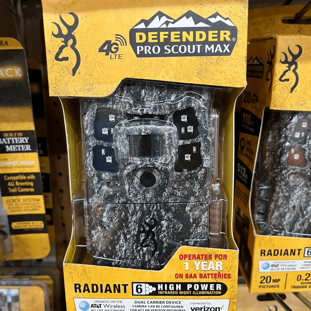 Defender Pro Scout Max. Wireless wildlife camera.