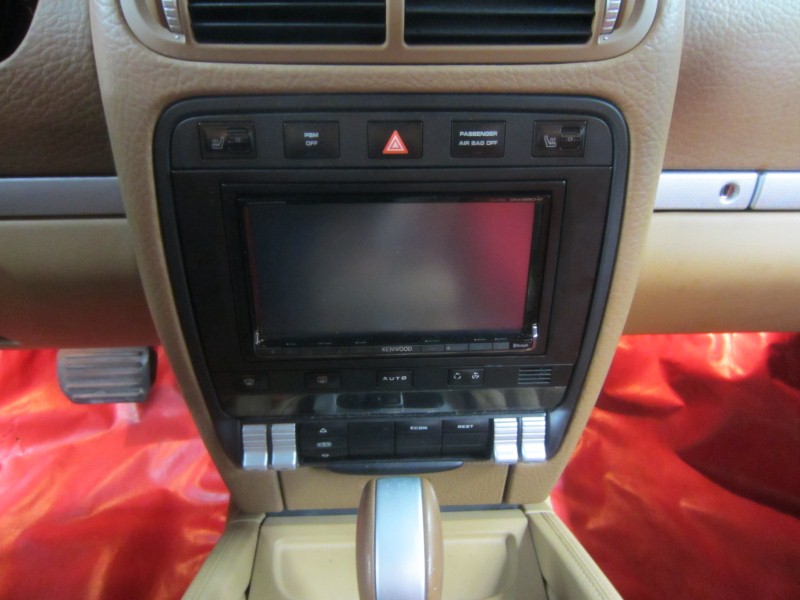 Porsche Cayenne Multimedia Enhancement