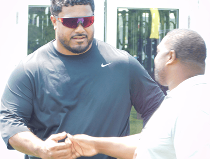 Vita Vea's Contract Dispute: No Team Colors, No Practice? (2026)