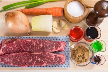 Press the “stew” option and set the manual time to 35 . Instant Pot Short Ribs Çãã©èã¨å¤§æ ¹ç® Å§åé Just One Cookbook