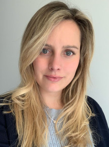 <span class="vcard">Ivana Stradner</span>