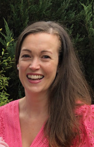 <span class="vcard">Carrie McDougall</span>