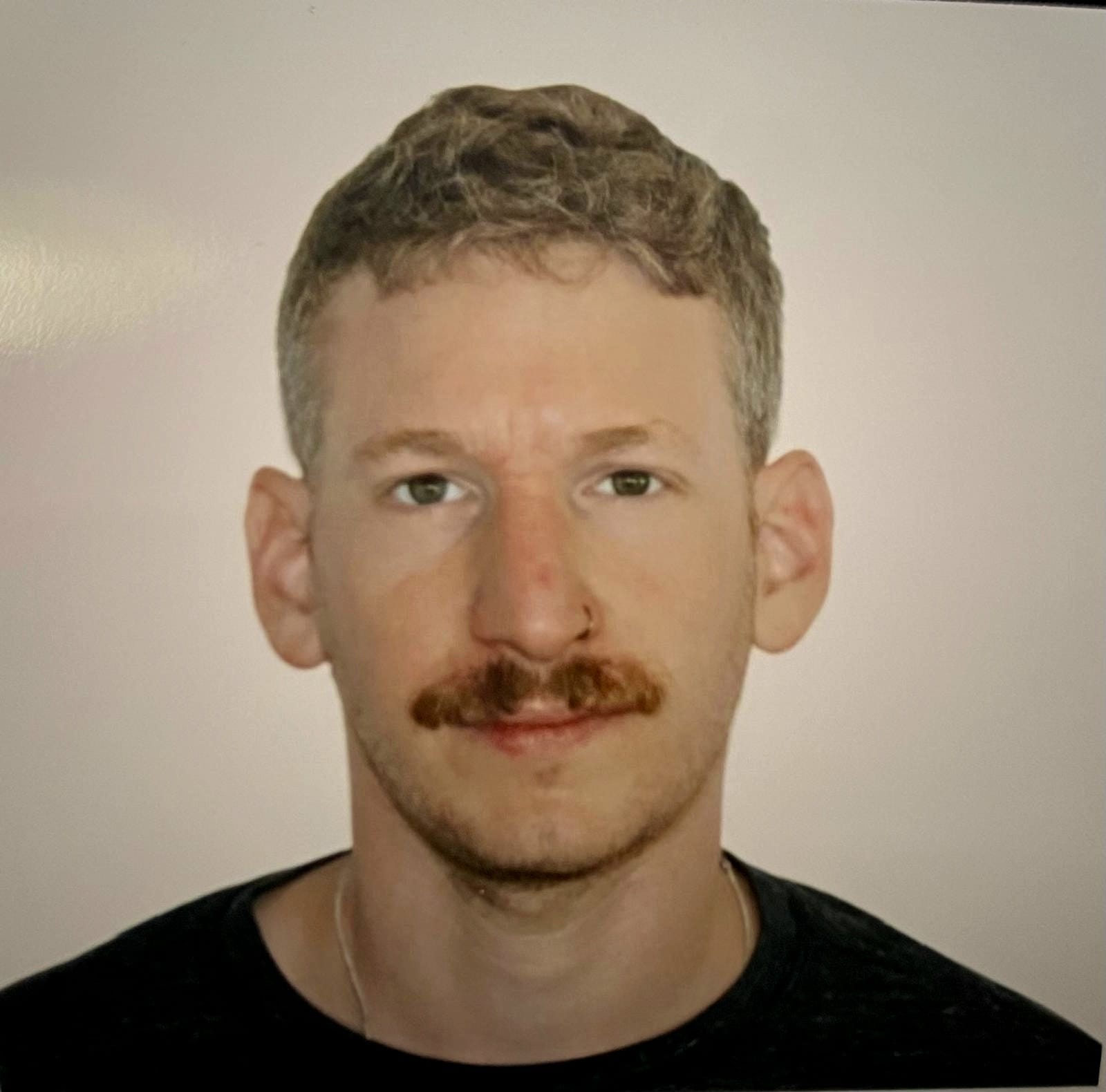 <span class="vcard">Alon Sapir</span>