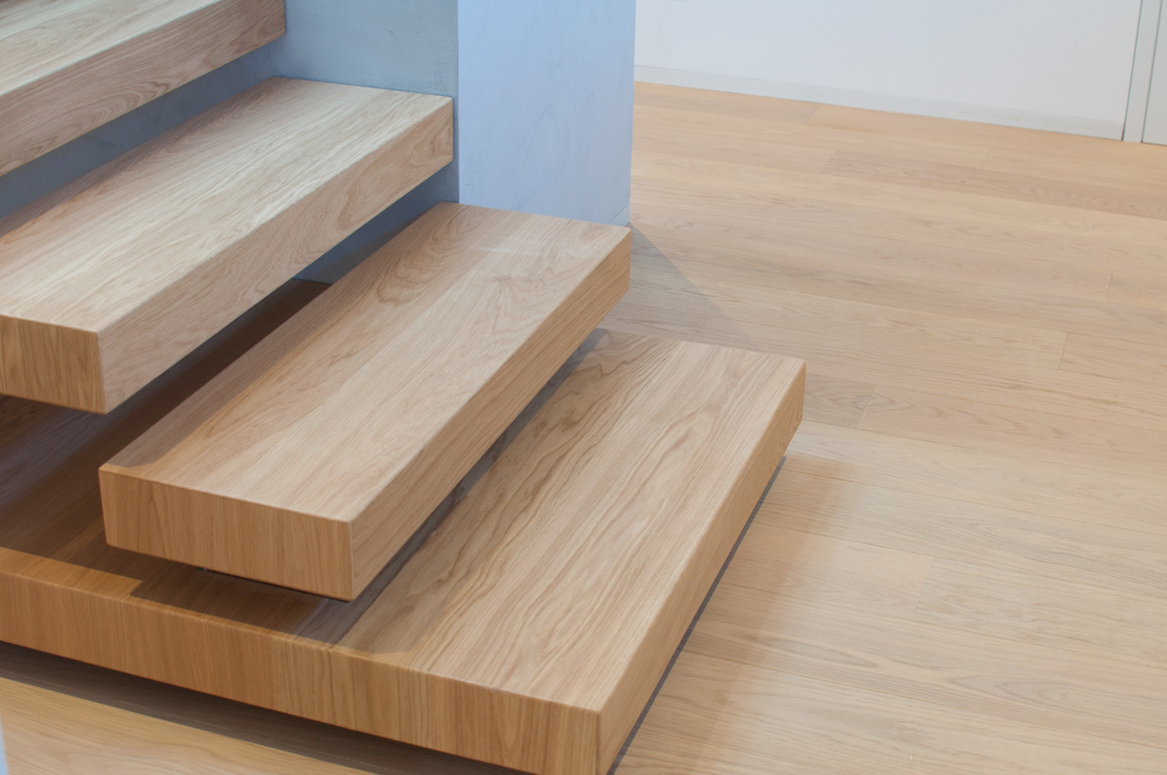 Kragarmtreppe Serie Ego Glass mit verlängertem Antrittspodest 3 (A15)