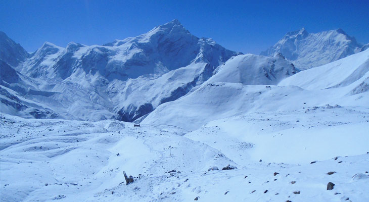 The snow covered mountain of Annapurna Circuit Trek