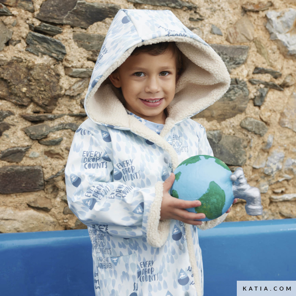 Waterdichte stoffen en naaipatronen van Katia Fabrics voor een kinderjas