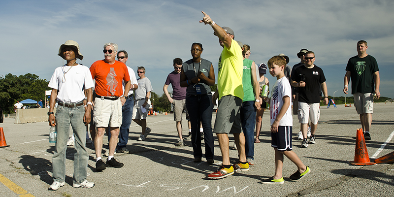 Shawn Hill leads a novice course walk