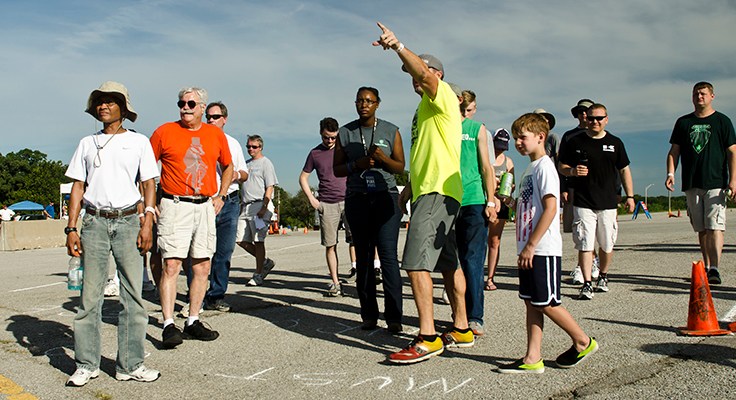 Shawn Hill leads a novice course walk