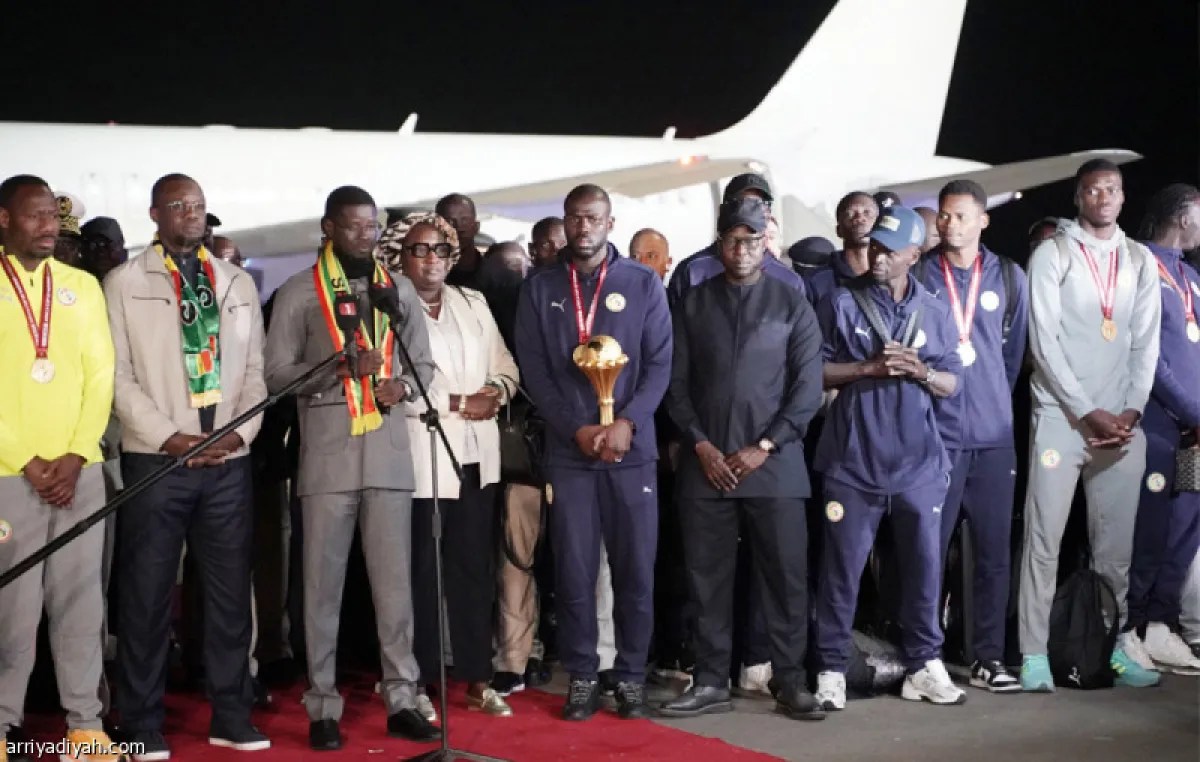 احتفالات جنونية في دكار: أسود التيرانجا يجوبون العاصمة بحافلة مكشوفة بعد التتويج