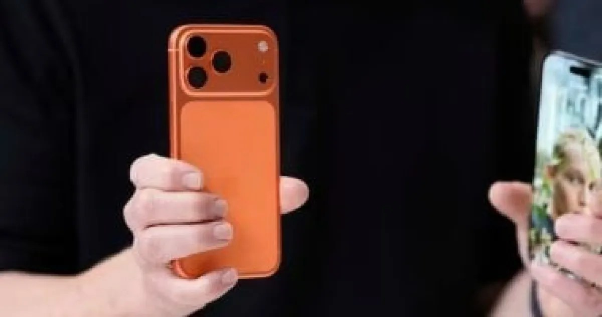 آيفون 18 يقترب من شاشة خارقة: سطوع قياسي يهدد هيمنة مورد صيني